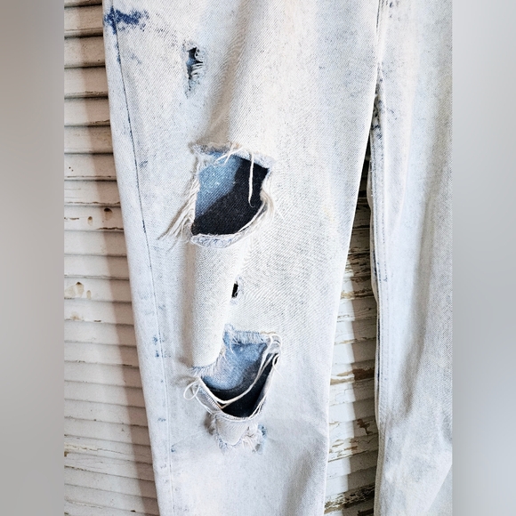 Zara distressed mid rise relaxed fit acid washed jeans size 8 - Picture 3 of 13